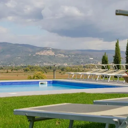 Renovated With A Charming Pool Villa