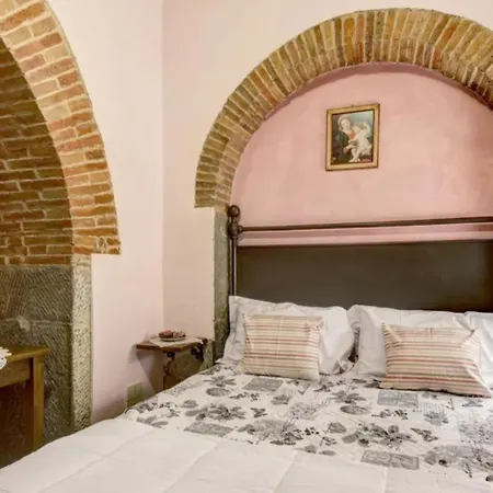 Renovated With A Charming Pool * Cortona
