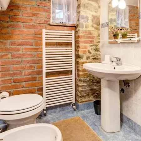 Renovated With A Charming Pool Villa